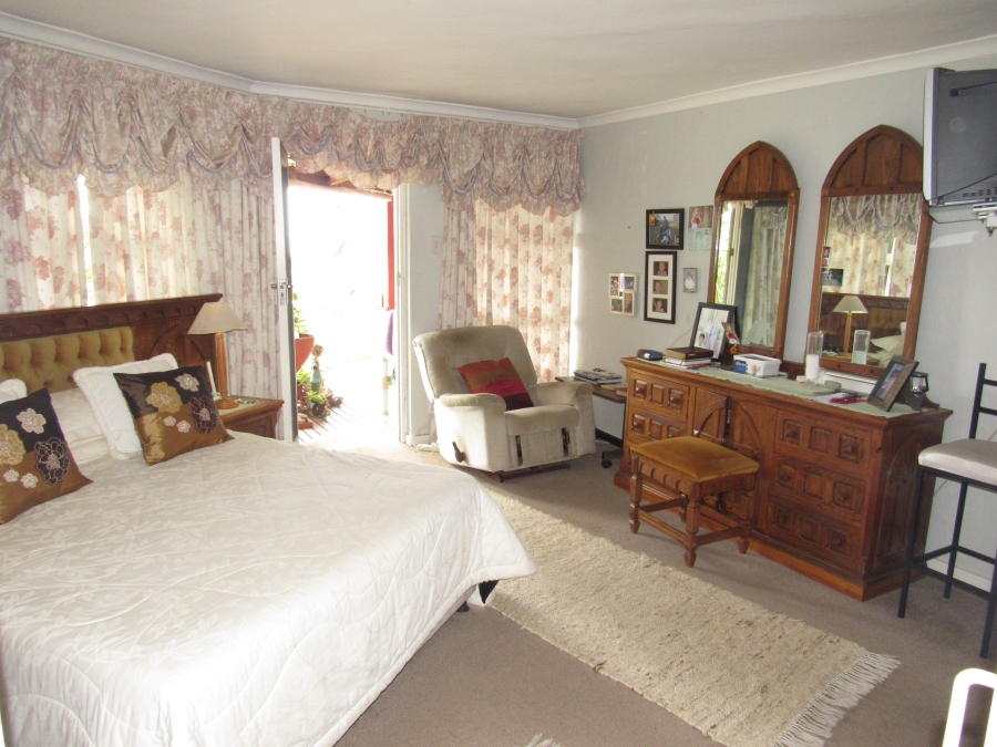 4 Bedroom Property for Sale in Wavecrest Eastern Cape